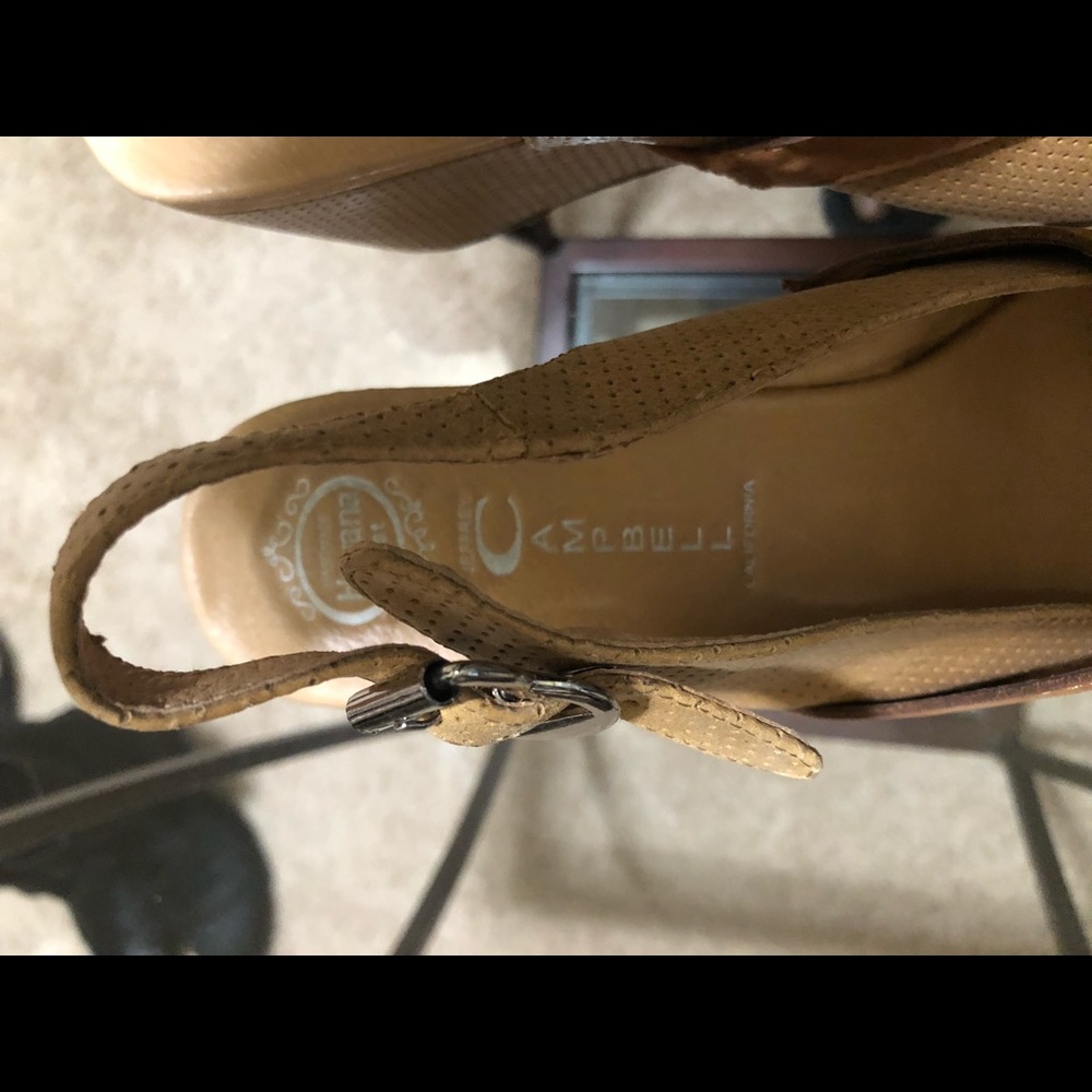 Shoe. - Picture 2 of 4
